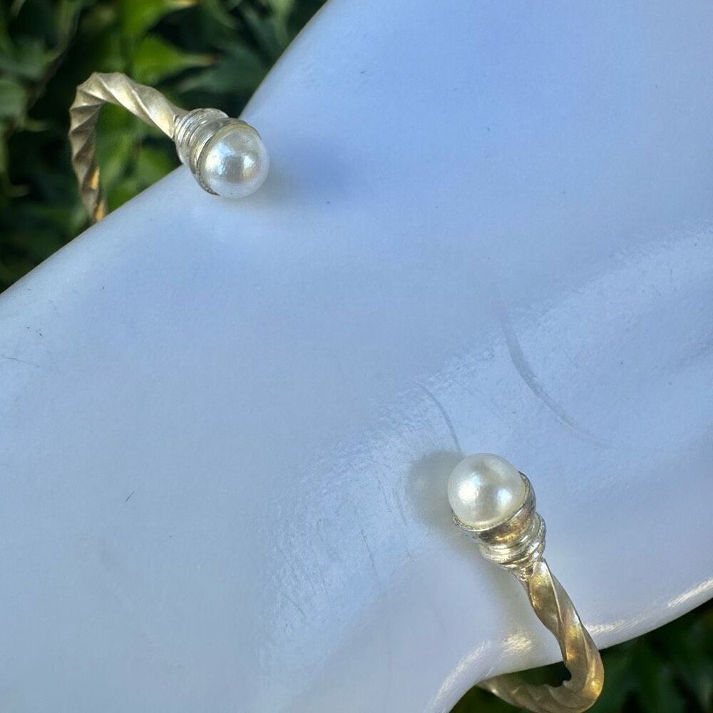 Silver tone faux pearl open bangle bracelet